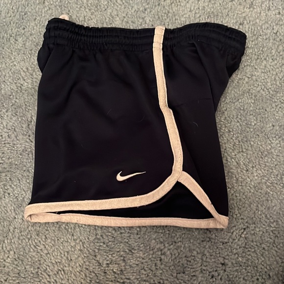 Navy blue Nike running shorts - Picture 3 of 5